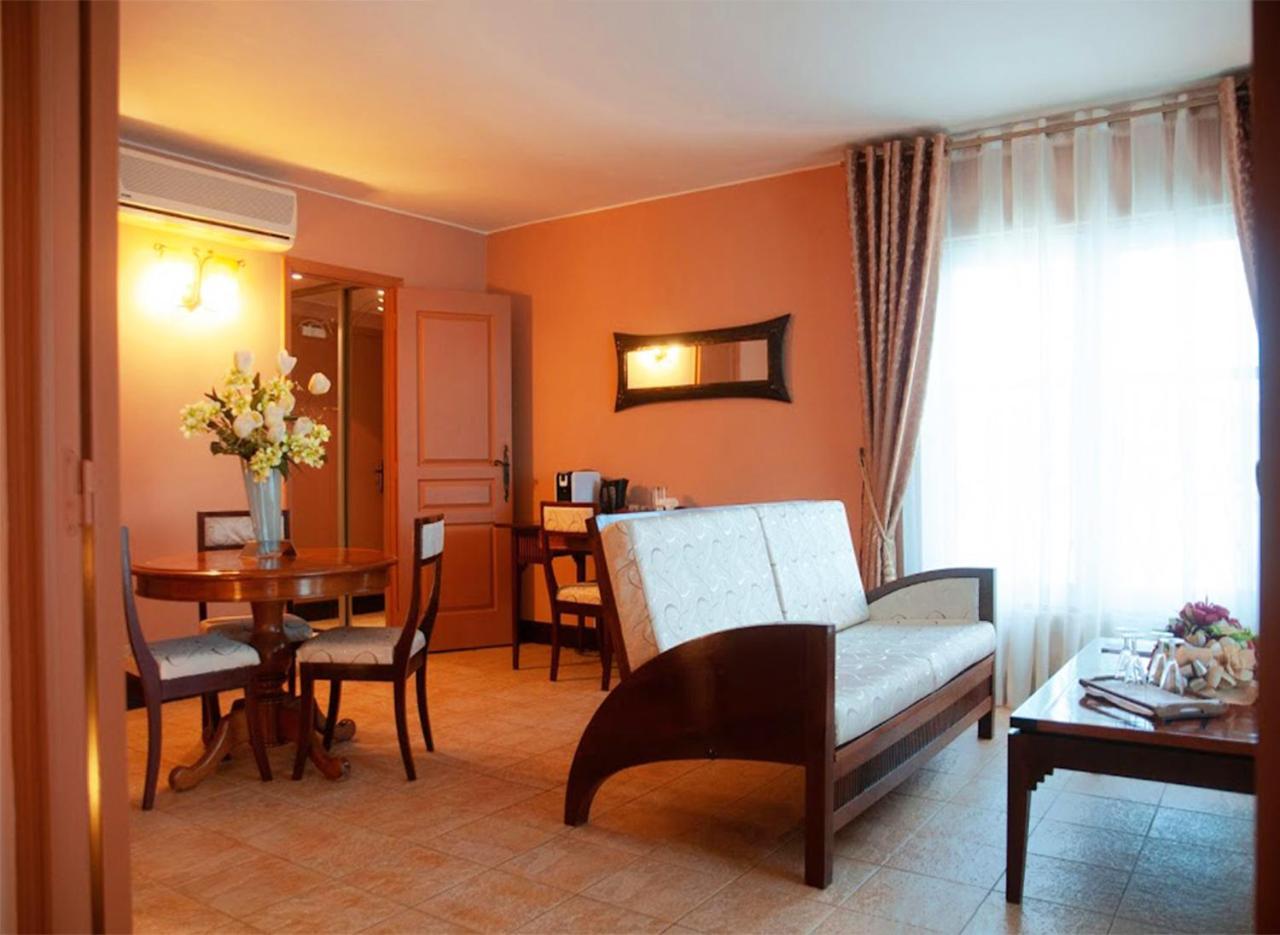 Le Grand Hotel Diego Antsiranana Bagian luar foto